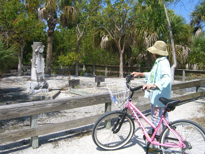 151 Small cemetary on Sanibel