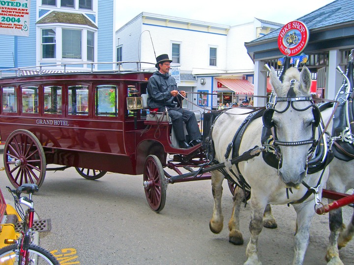 18 Grand Hotel Carriage