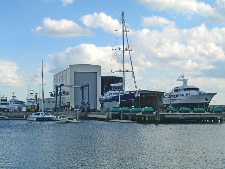 281 Thunderbolt Marine, Savannah