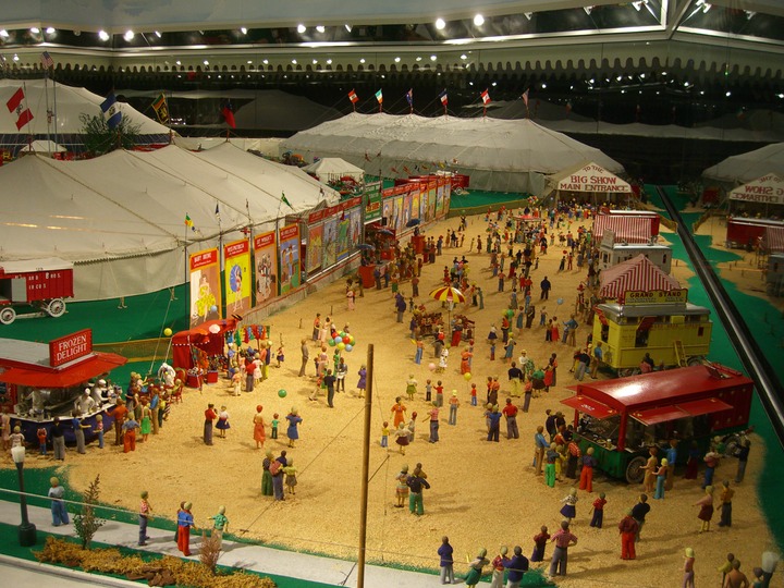 67 The world's largest model circus